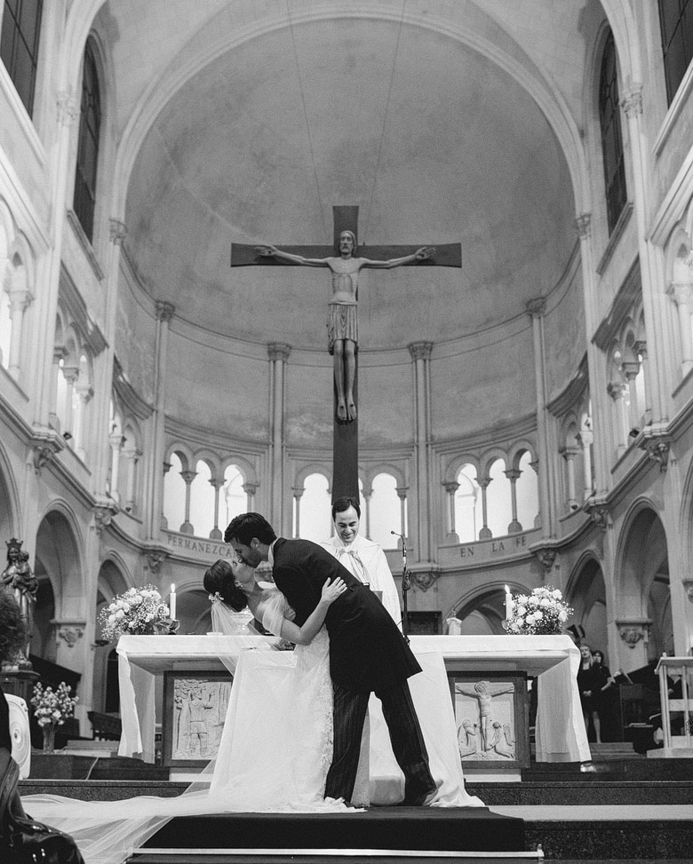 Fotografia creativa de casamiento en Iglesia San Benito